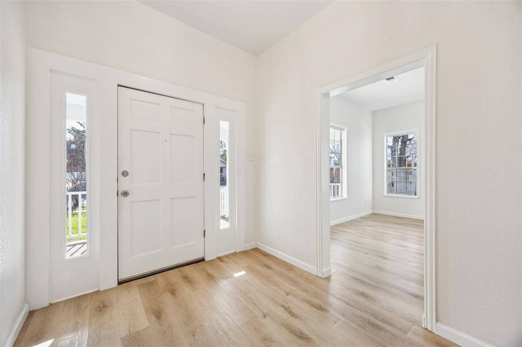 Dallas, TX 75208,915 Centre Street