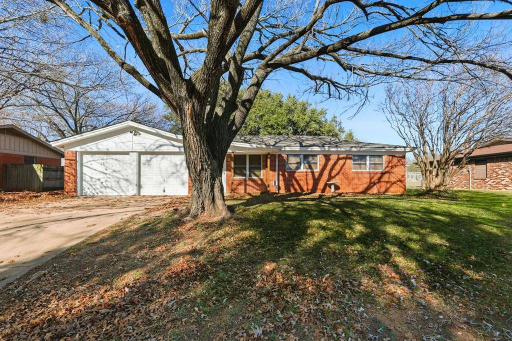 Hurst, TX 76053,1204 Crestview Drive