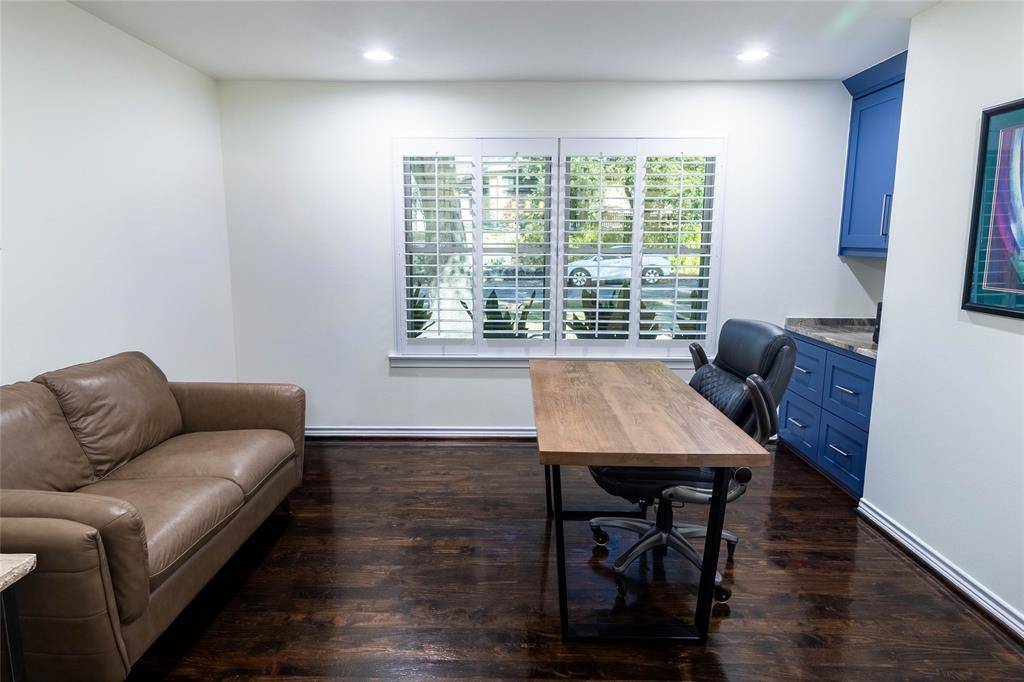 Dallas, TX 75218,10872 Caprock Circle