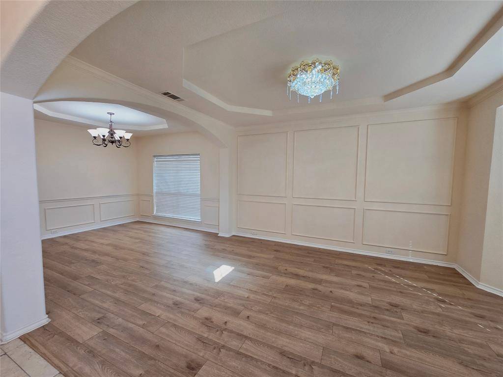 Grand Prairie, TX 75052,5207 W Cove Way