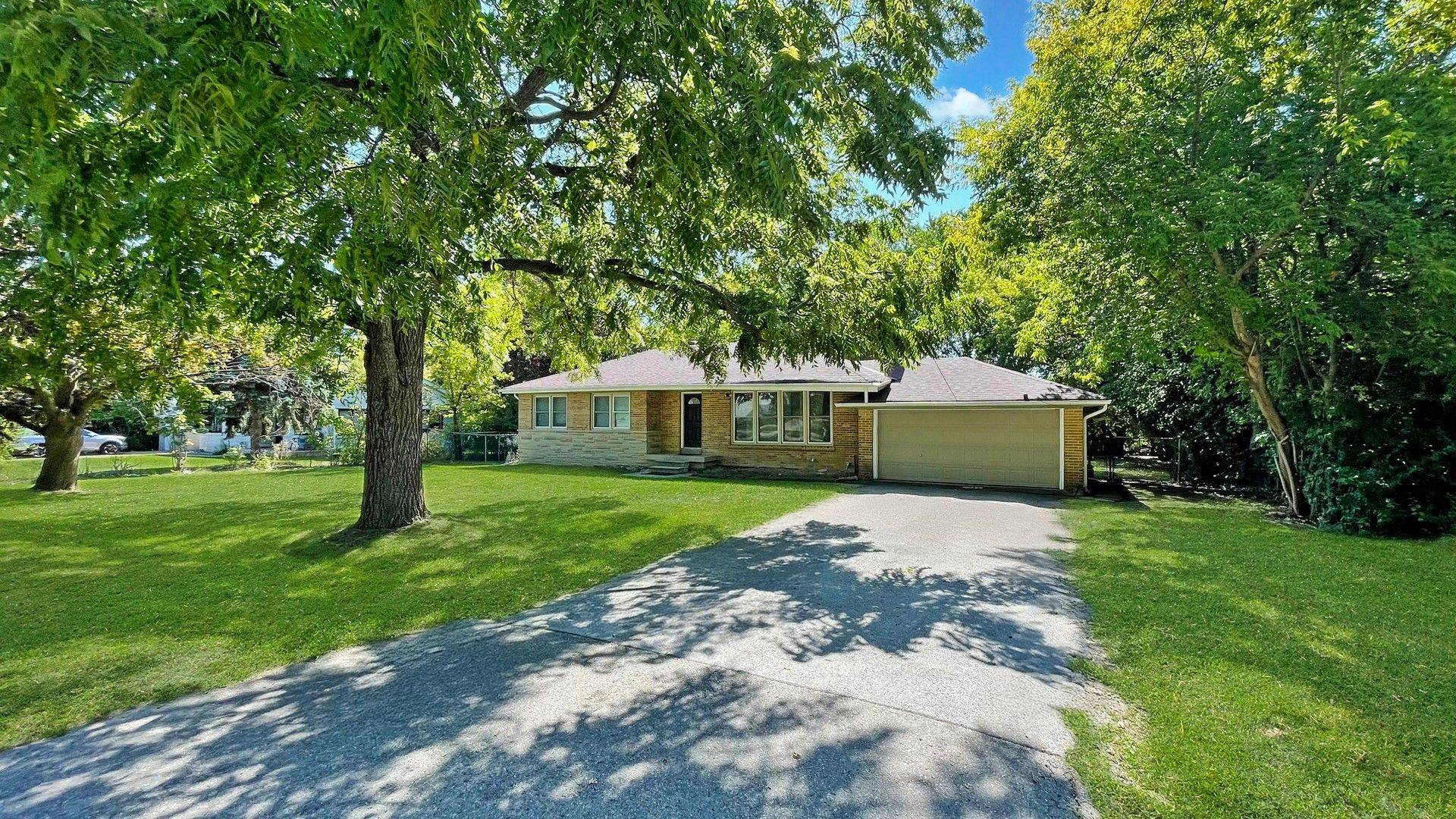 Vaughan, ON L4J 1J8,11 Uplands AVE #Basement