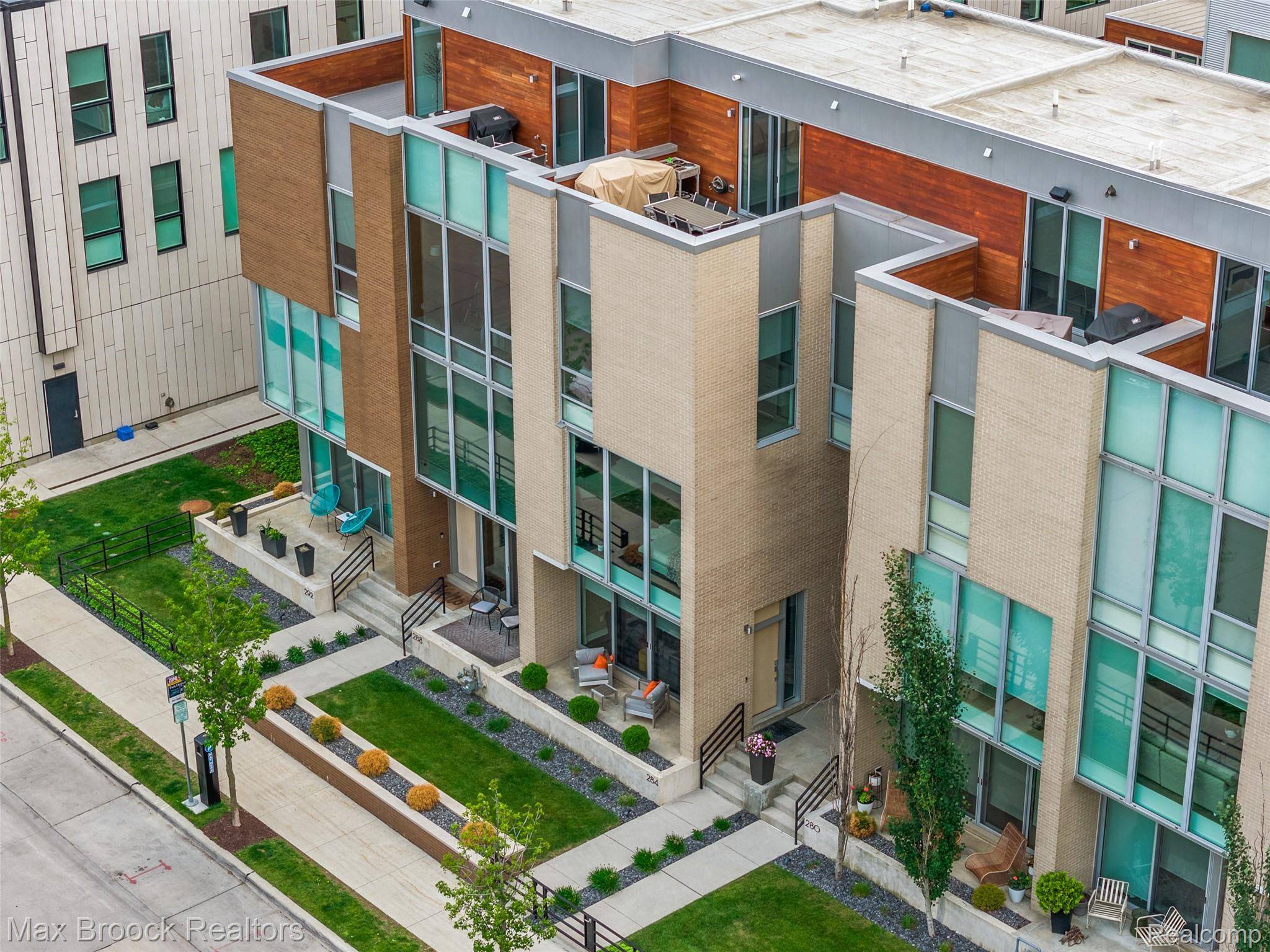 Detroit, MI 48201,284 Alfred ST