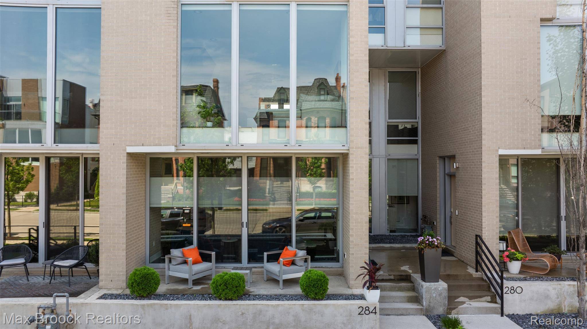 Detroit, MI 48201,284 Alfred ST