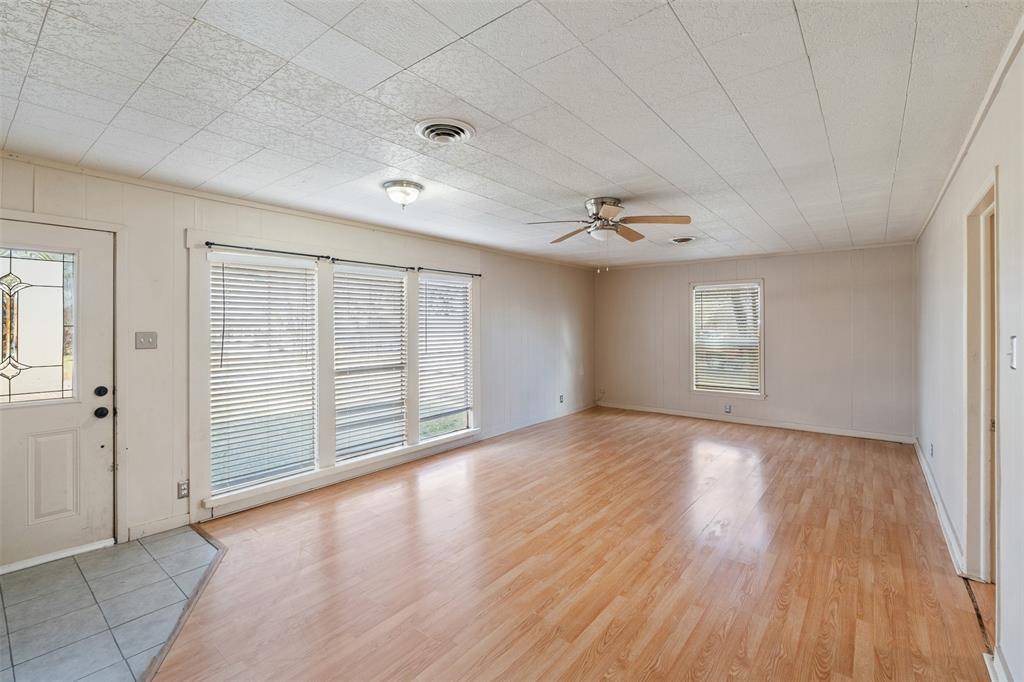 Tool, TX 75143,220 Hillcrest Drive