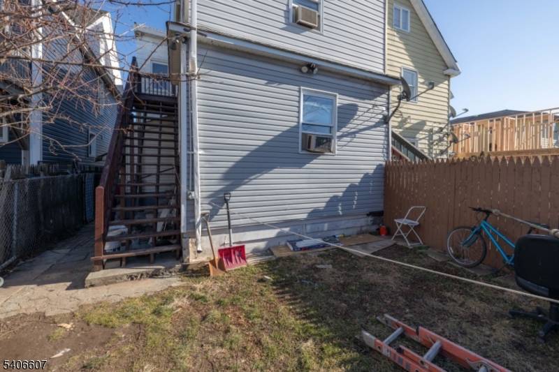 Elizabeth City, NJ 07206,450 3RD AVE