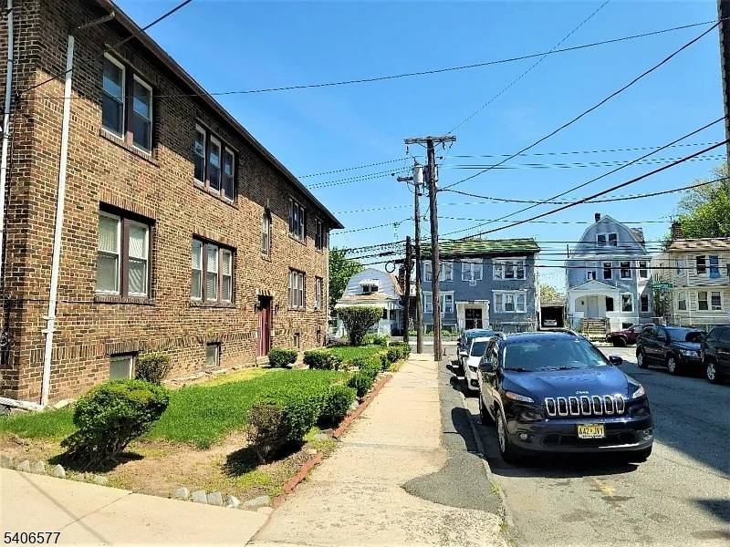 Newark City, NJ 07106,367-369 Sanford Ave #1R