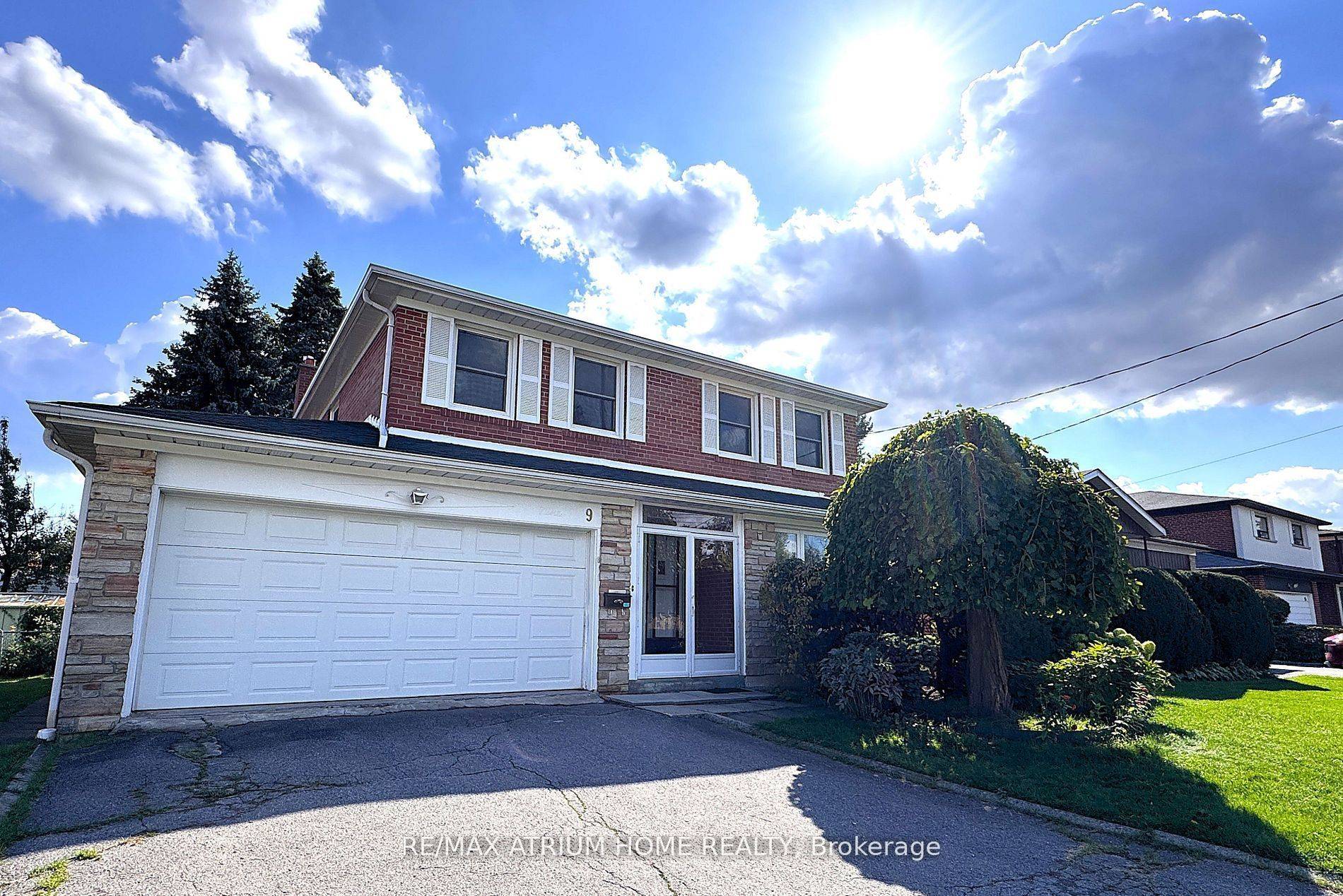 Toronto C07, ON M2M 1N7,9 Crossen DR