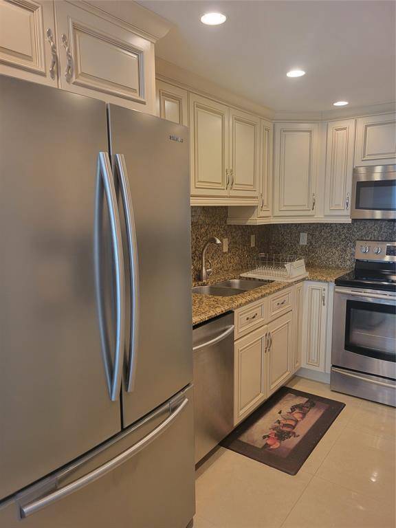 Hollywood, FL 33019,2401 S Ocean Dr #1108