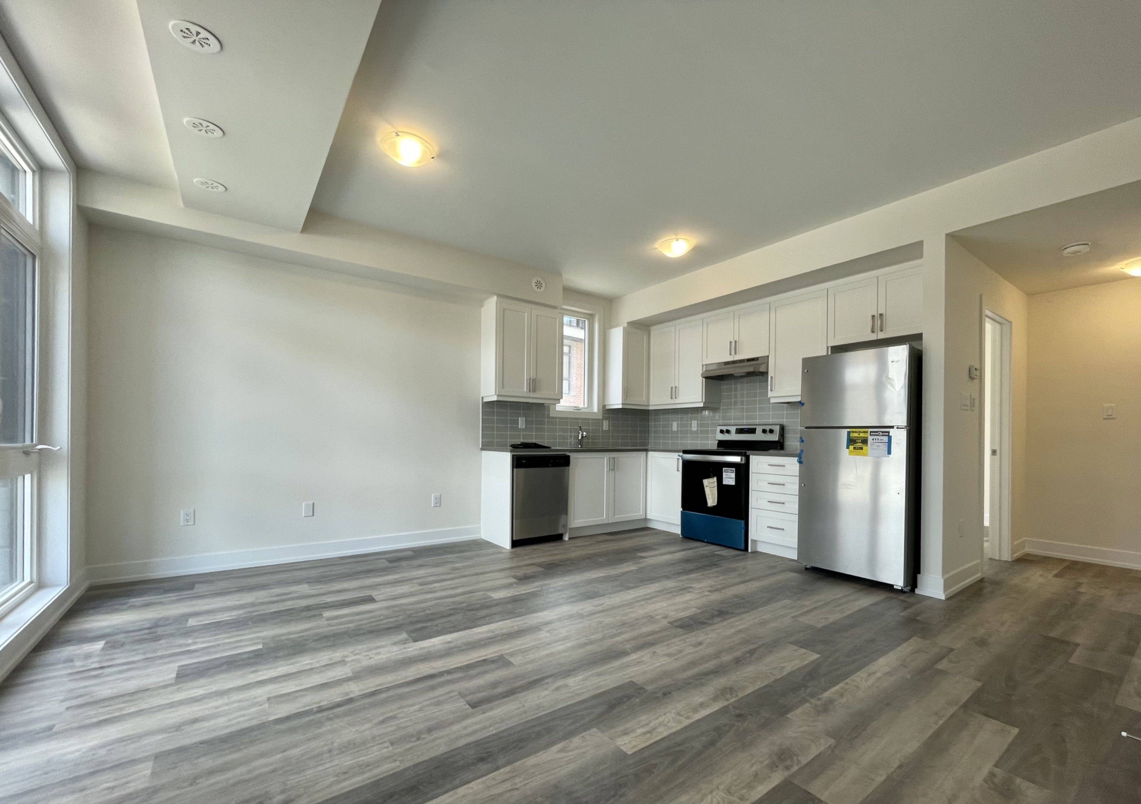 Richmond Hill, ON L4E 4E1,12860 Yonge ST #6