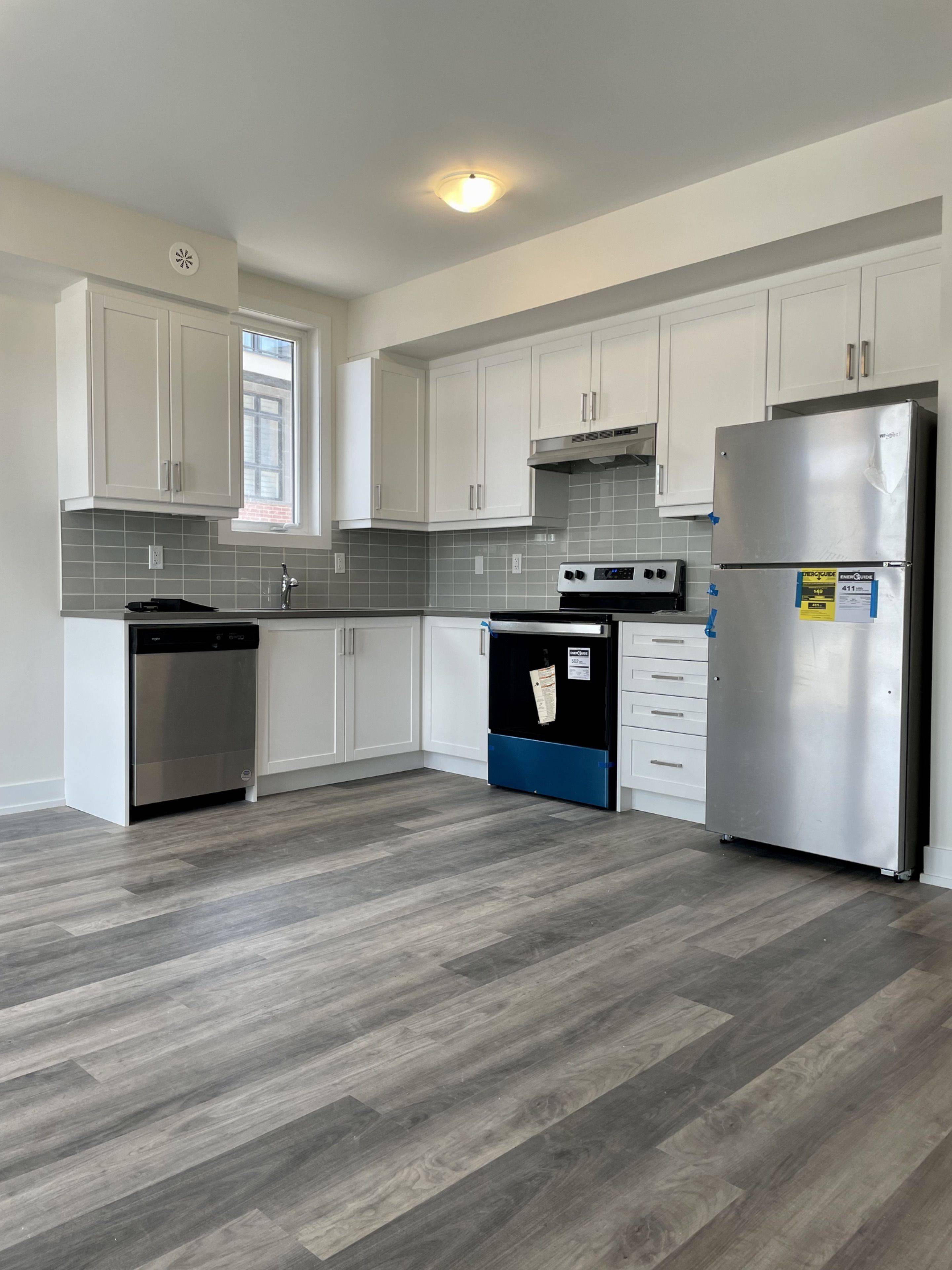 Richmond Hill, ON L4E 4E1,12860 Yonge ST #6