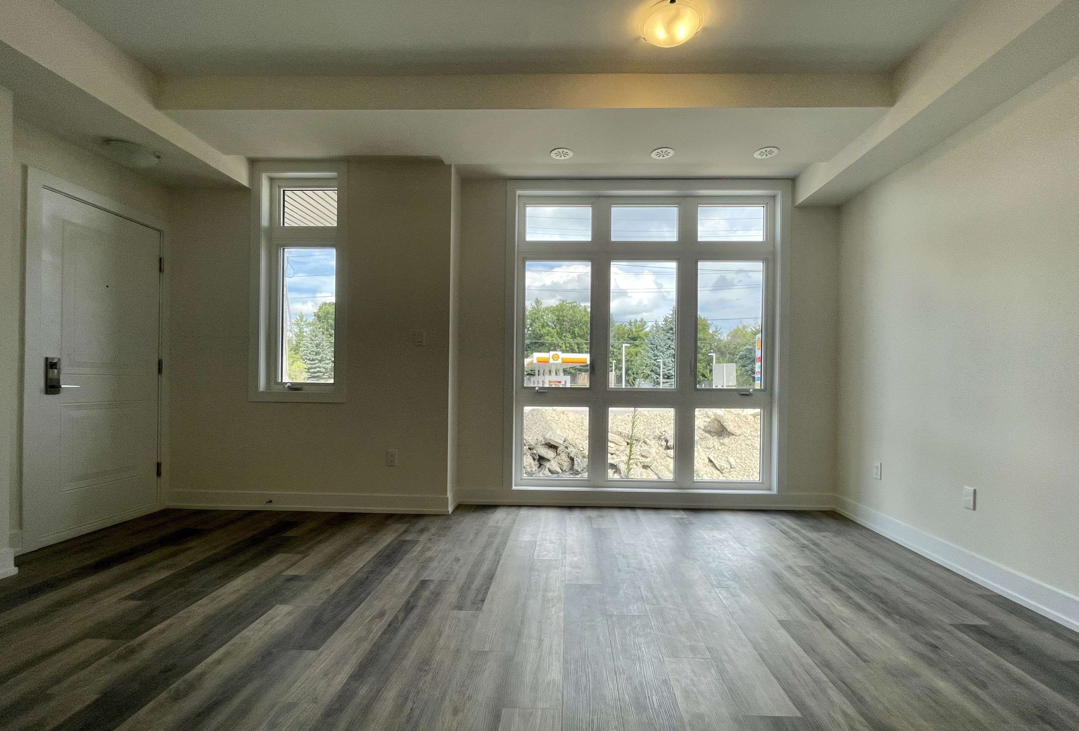 Richmond Hill, ON L4E 4E1,12860 Yonge ST #6