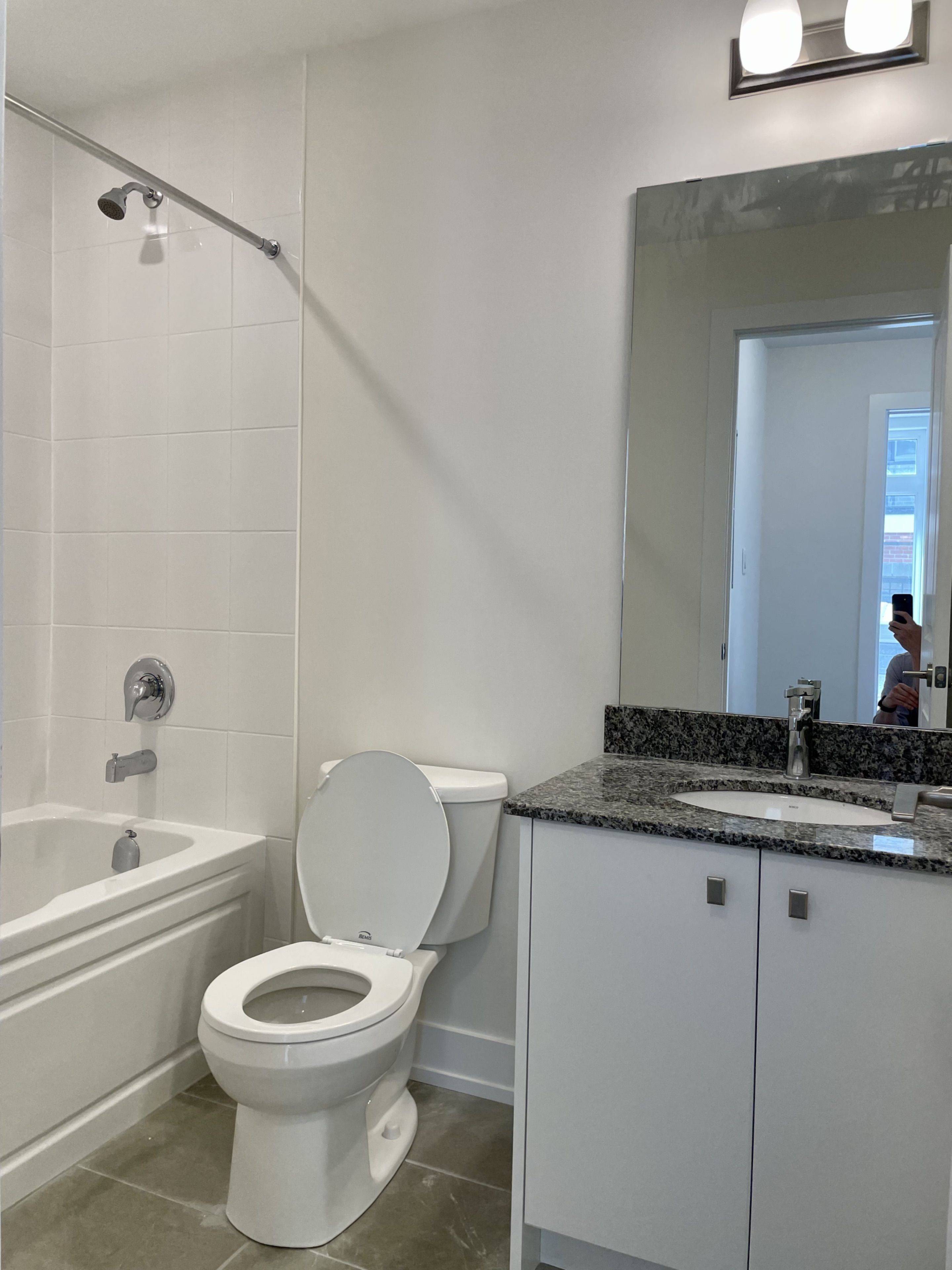 Richmond Hill, ON L4E 4E1,12860 Yonge ST #6