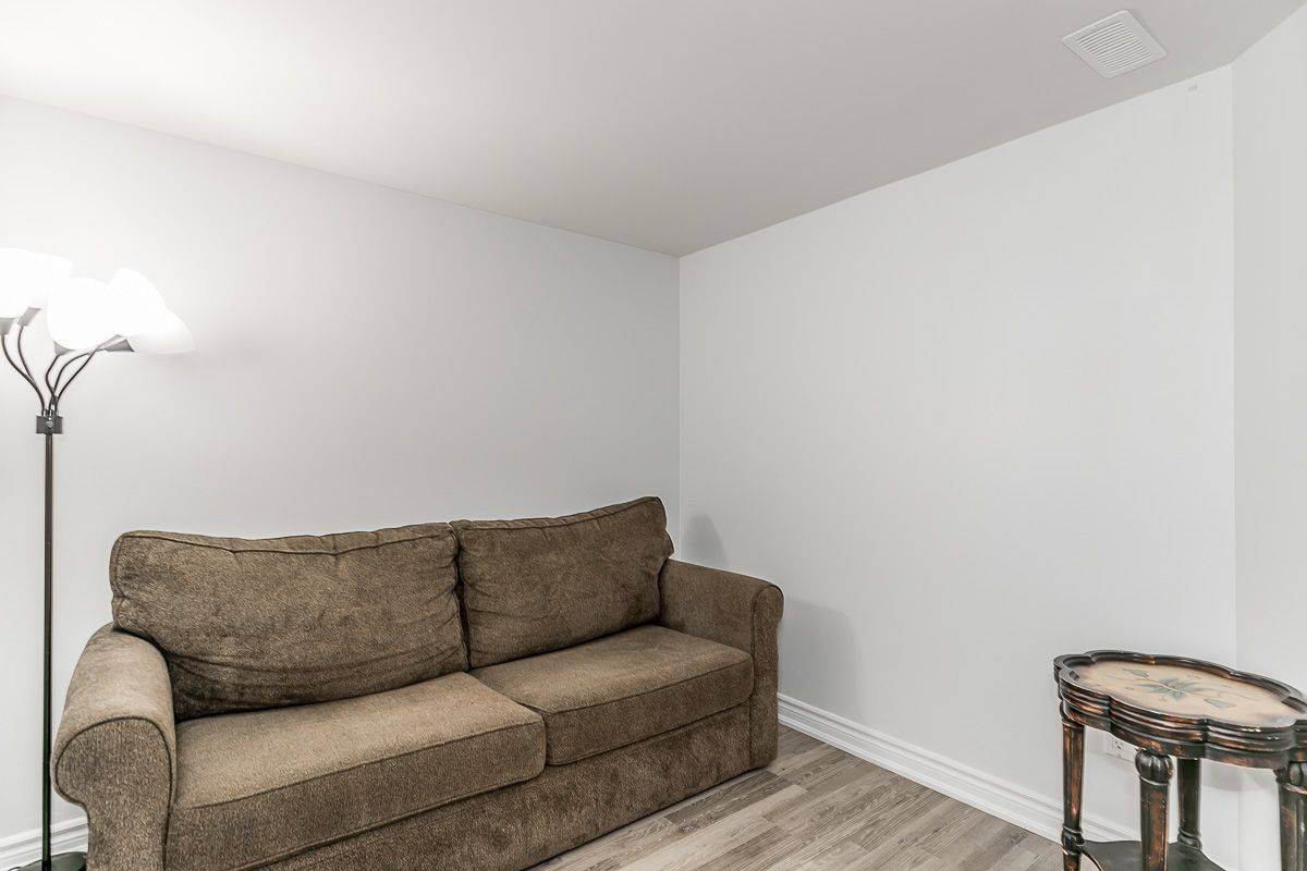 Collingwood, ON L9Y 0Y6,4 Anchorage CRES #205