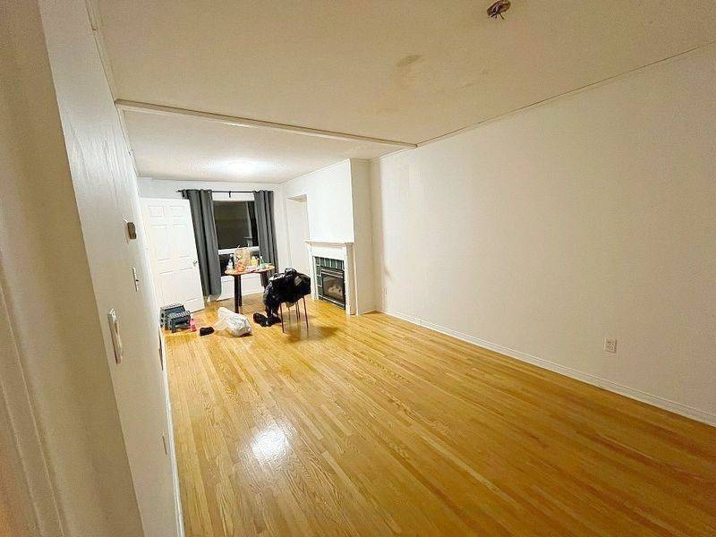 Brampton, ON L6Y 5B4,35 Malta AVE #20