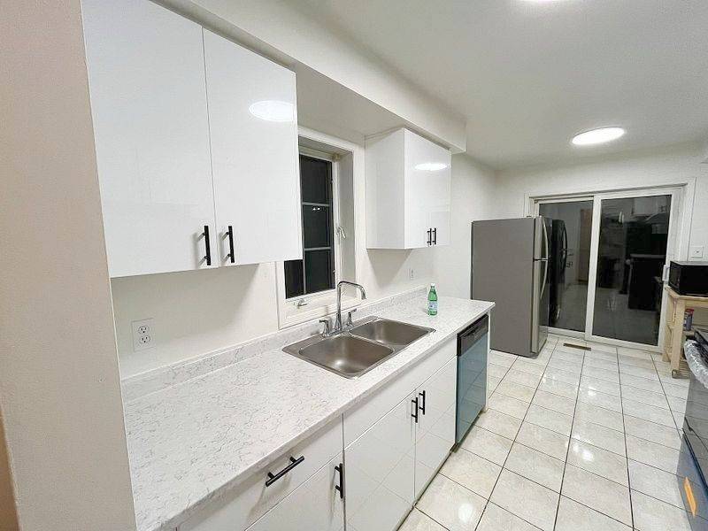 Brampton, ON L6Y 5B4,35 Malta AVE #20