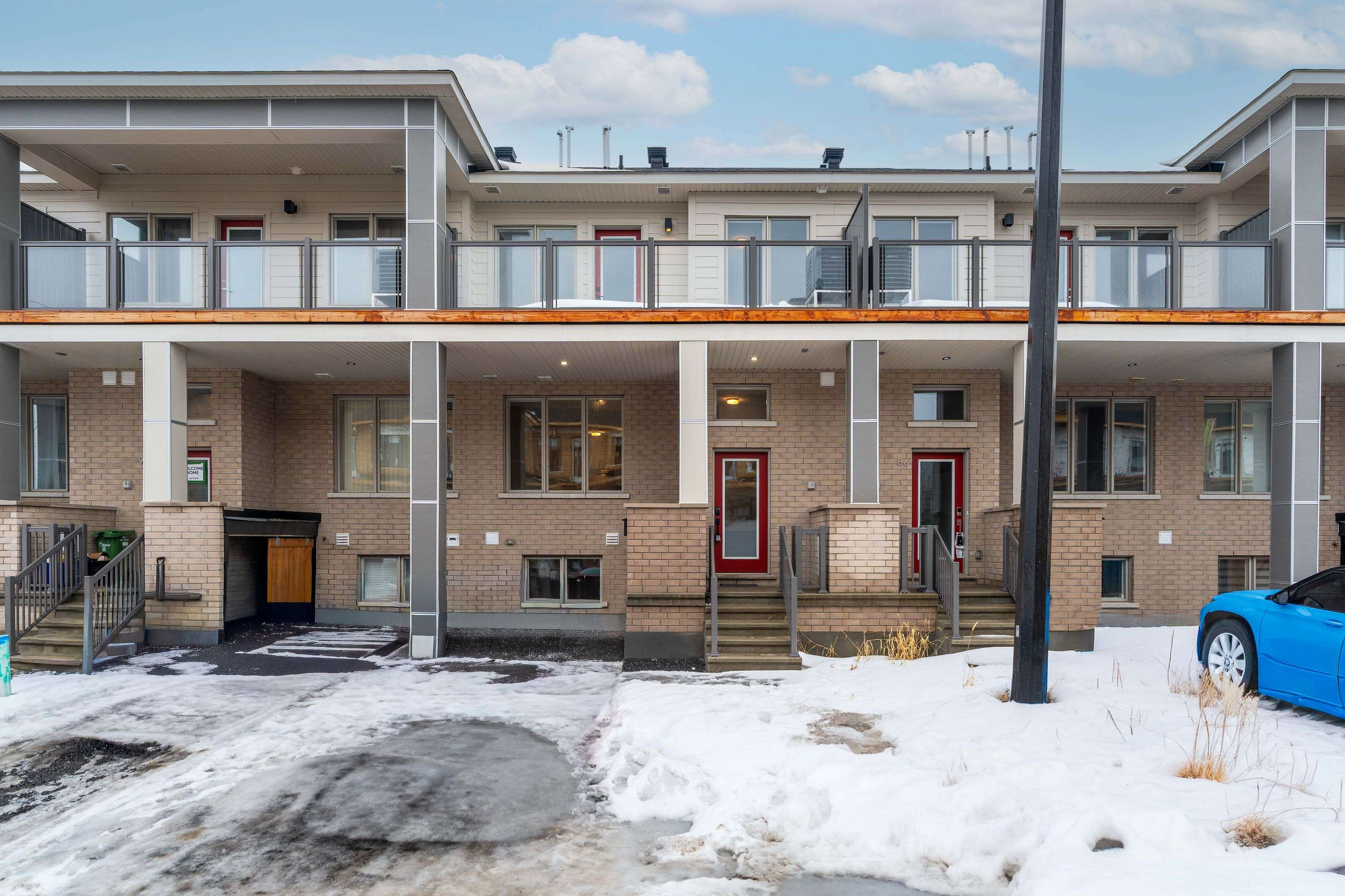 Orleans - Cumberland And Area, ON K4A 5T4,88 Ryan Reynolds WAY