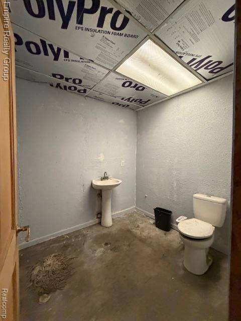 Detroit, MI 48227,15832 Plymouth RD