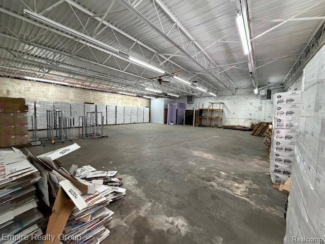 Detroit, MI 48227,15832 Plymouth RD