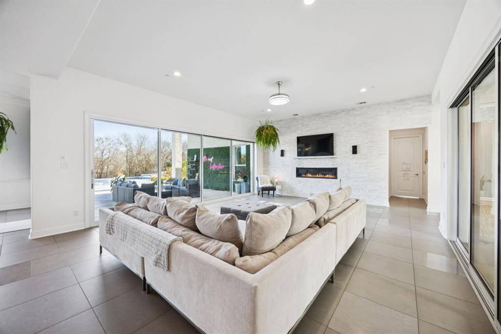 Fairview, TX 75069,330 Bonham Boulevard