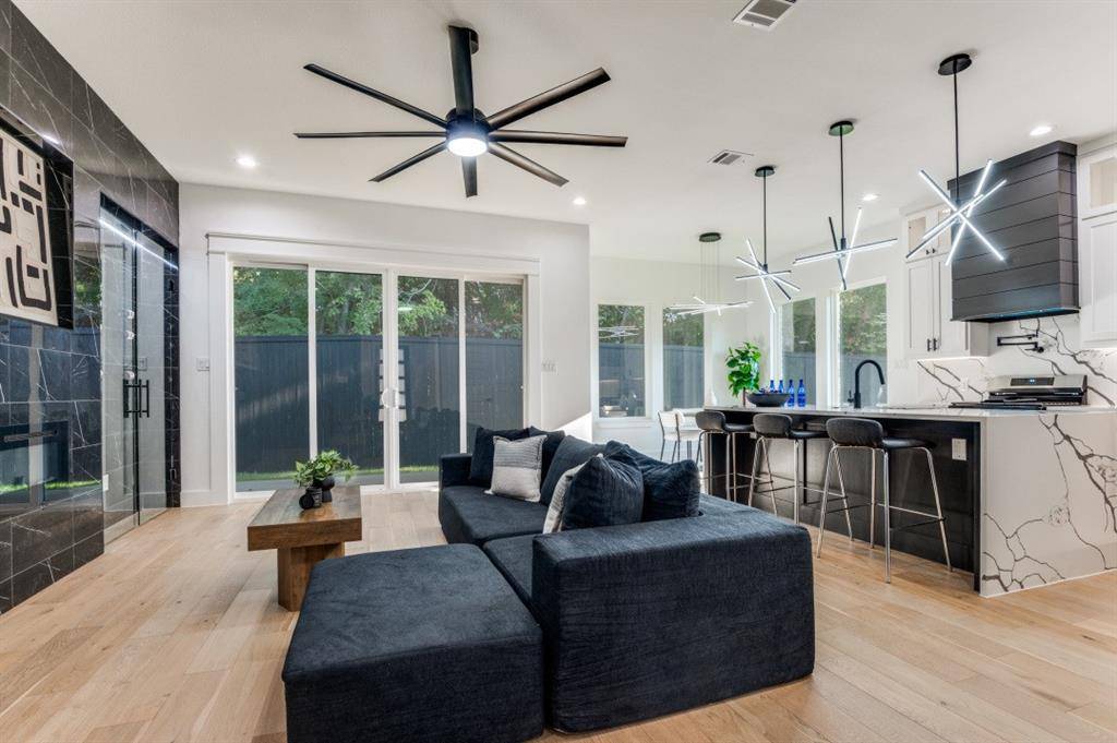 Desoto, TX 75115,1700 Carriage Creek Drive