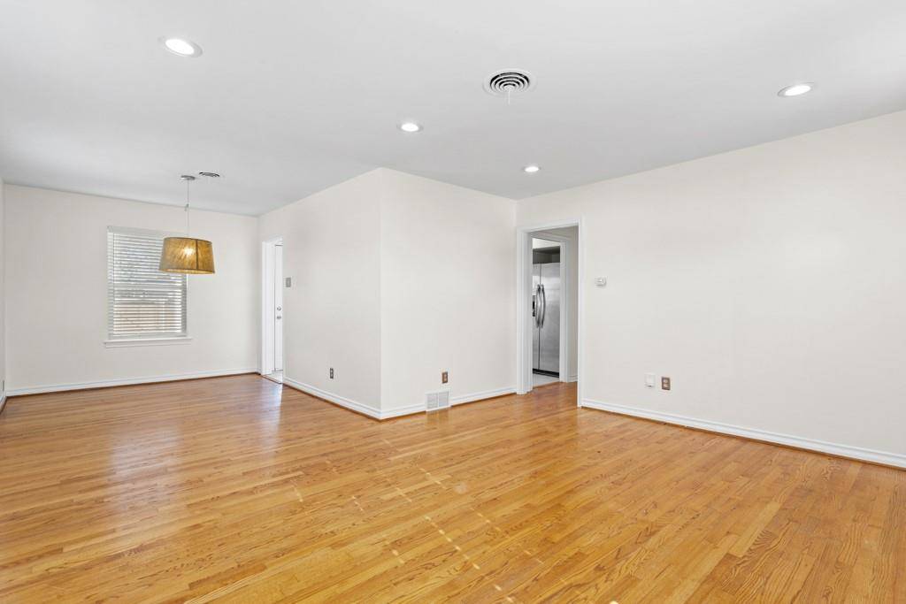 Dallas, TX 75228,10205 Casa View Drive