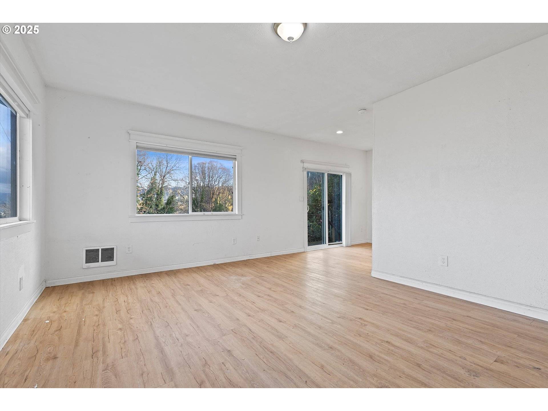 Rainier, OR 97048,808 W A LOOP