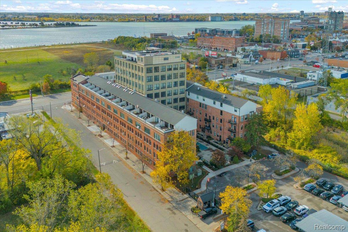 Detroit, MI 48207,6533 E Jefferson AVE #230T