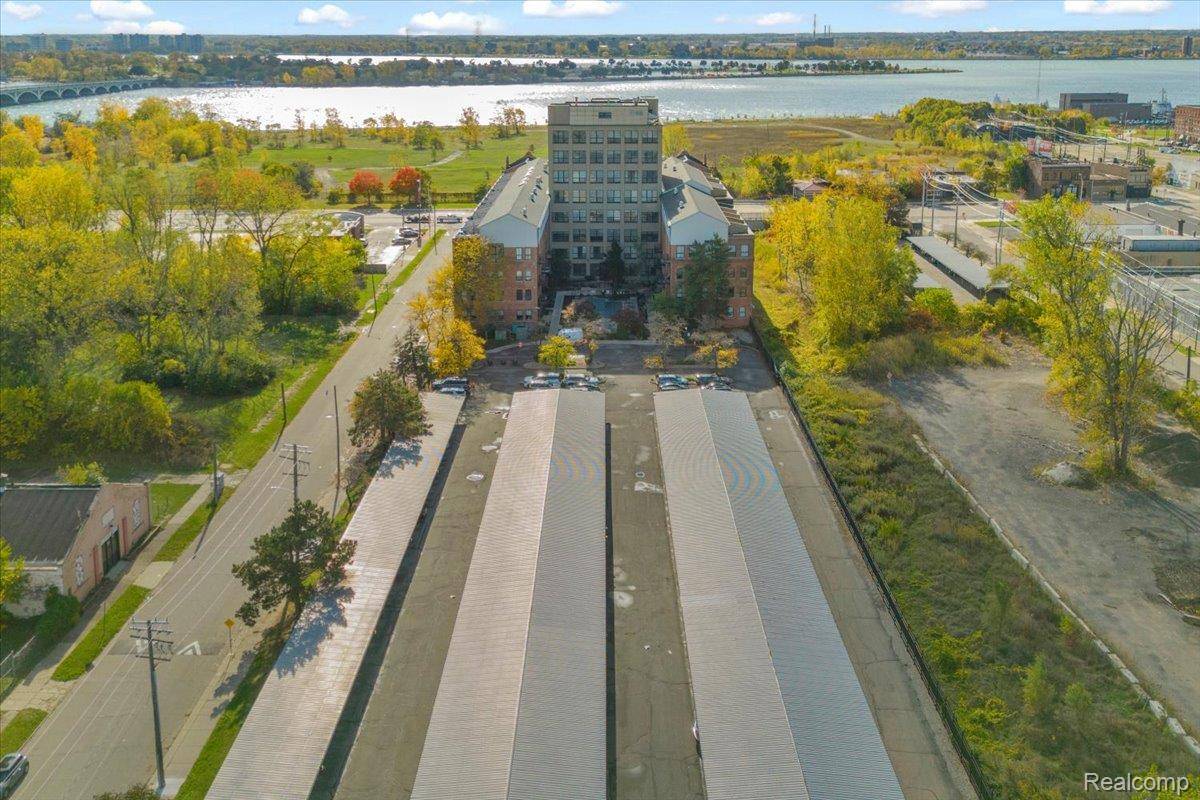 Detroit, MI 48207,6533 E Jefferson AVE #230T