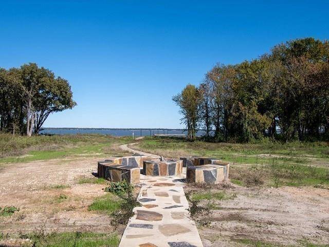 8599 Southern Shore Court, Kemp, TX 75143