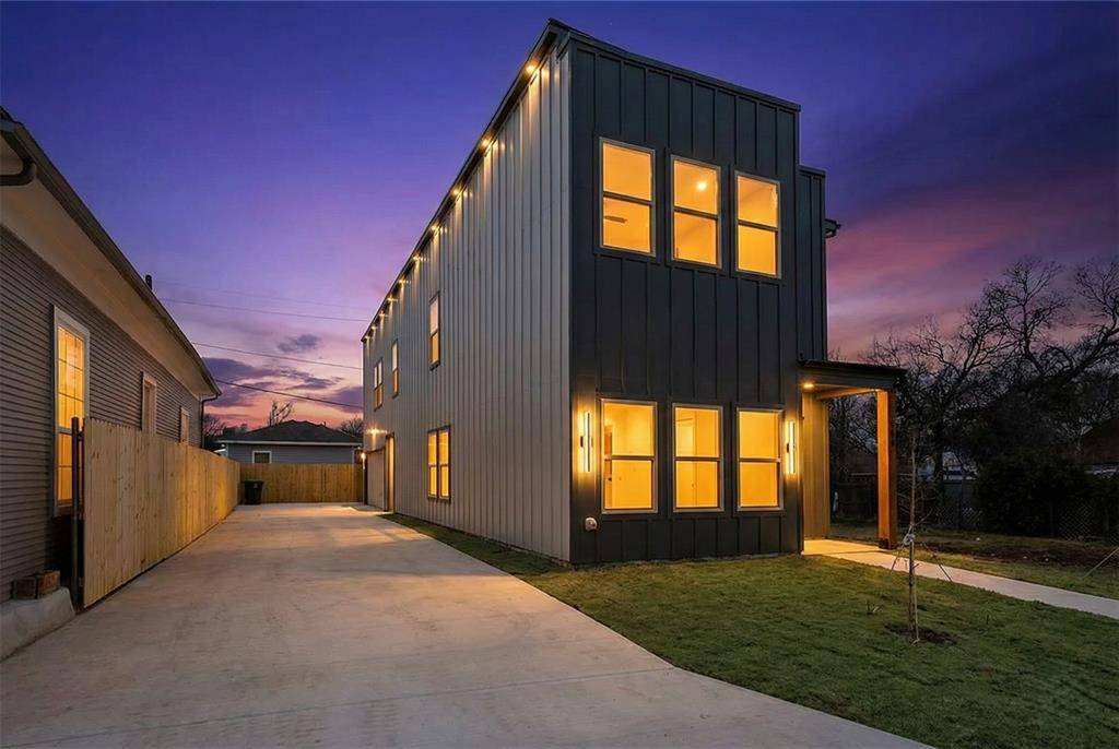 Fort Worth, TX 76104,1426 Evans Avenue