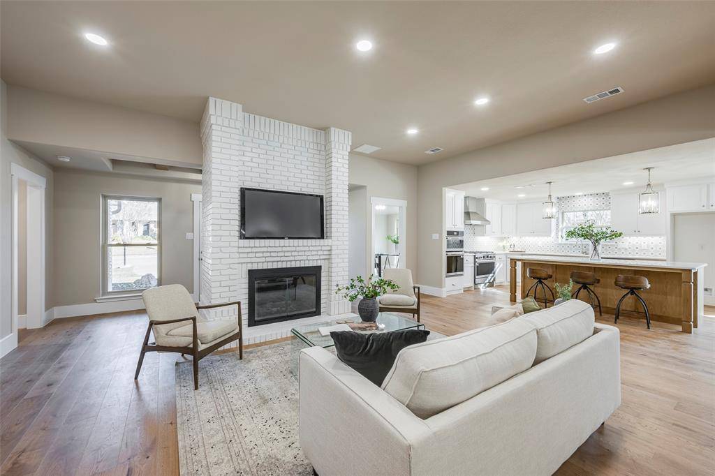 Dallas, TX 75248,7204 Canongate Drive