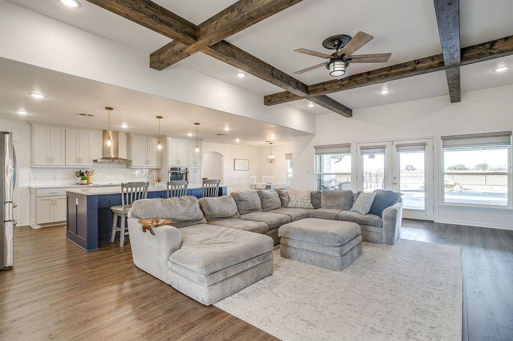 Graham, TX 76450,733 Fm 2652