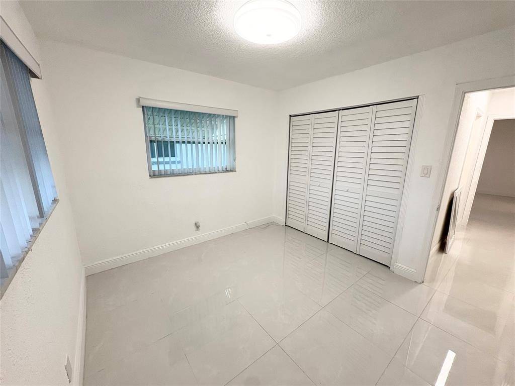 Tamarac, FL 33321,5719 NW 86th Ave