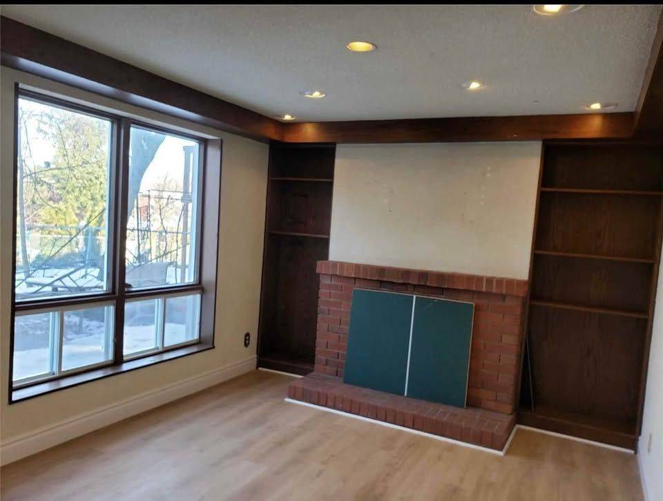 Markham, ON L3T 4L8,126 Simonston BLVD #Lower/ Walkout