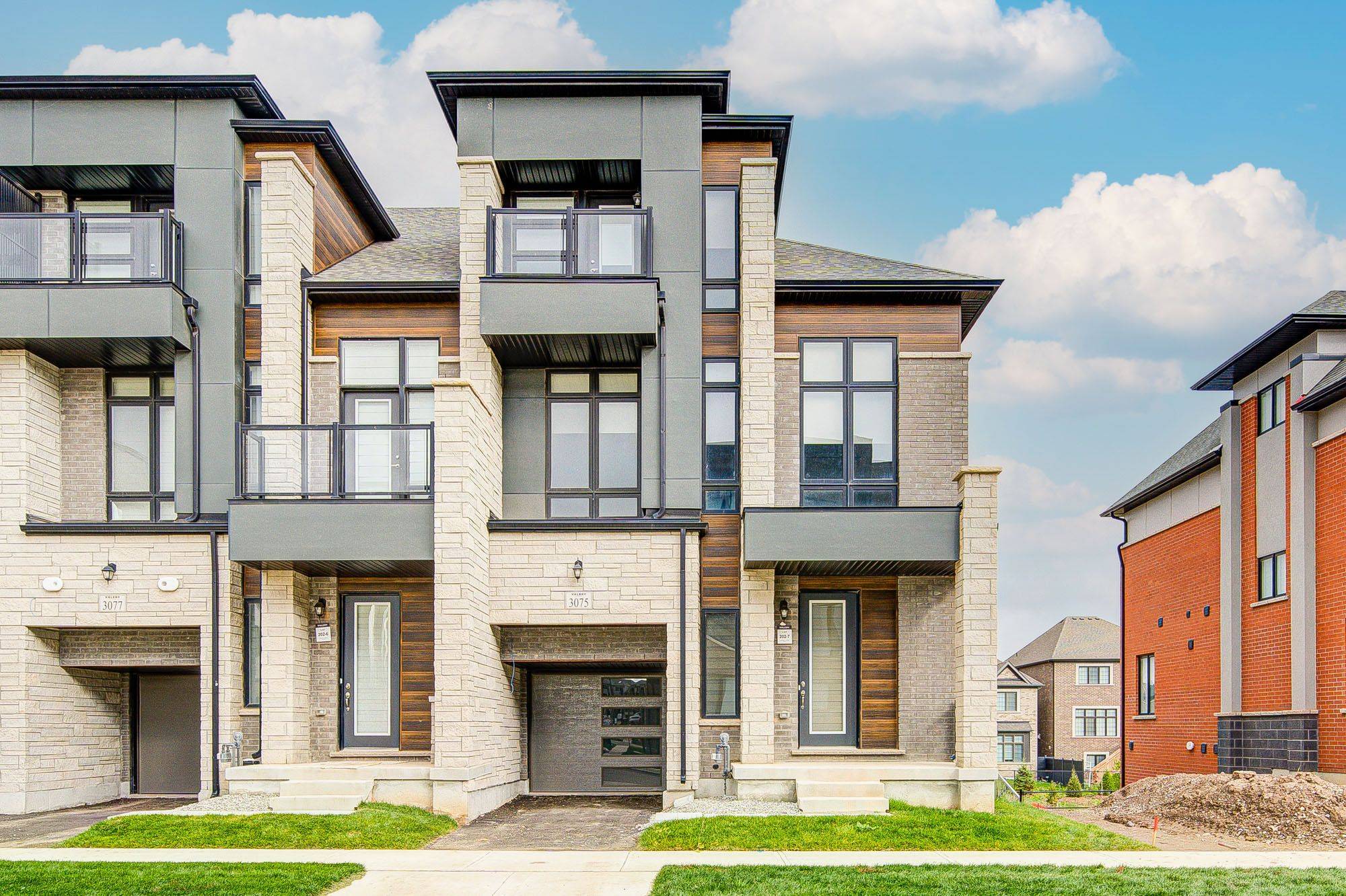 Oakville, ON L6H 7G1,3075 Perkins Way N/A