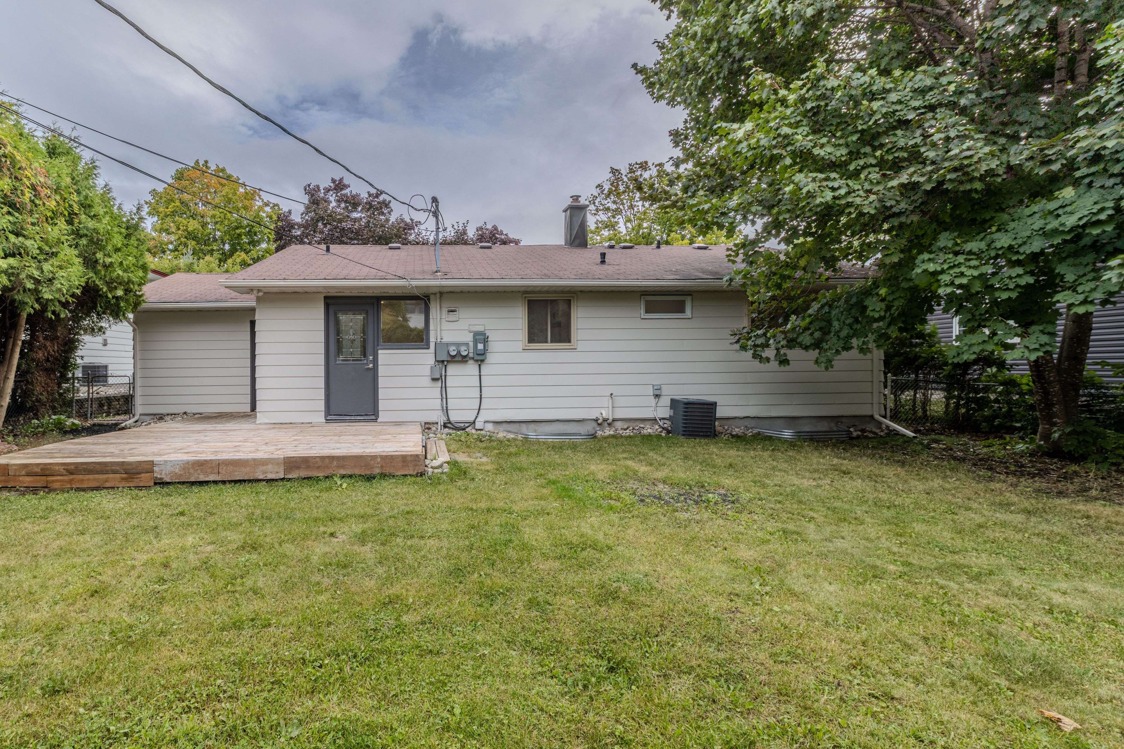 Hunt Club - South Keys And Area, ON K1V 7S8,3336 Kodiak ST #B