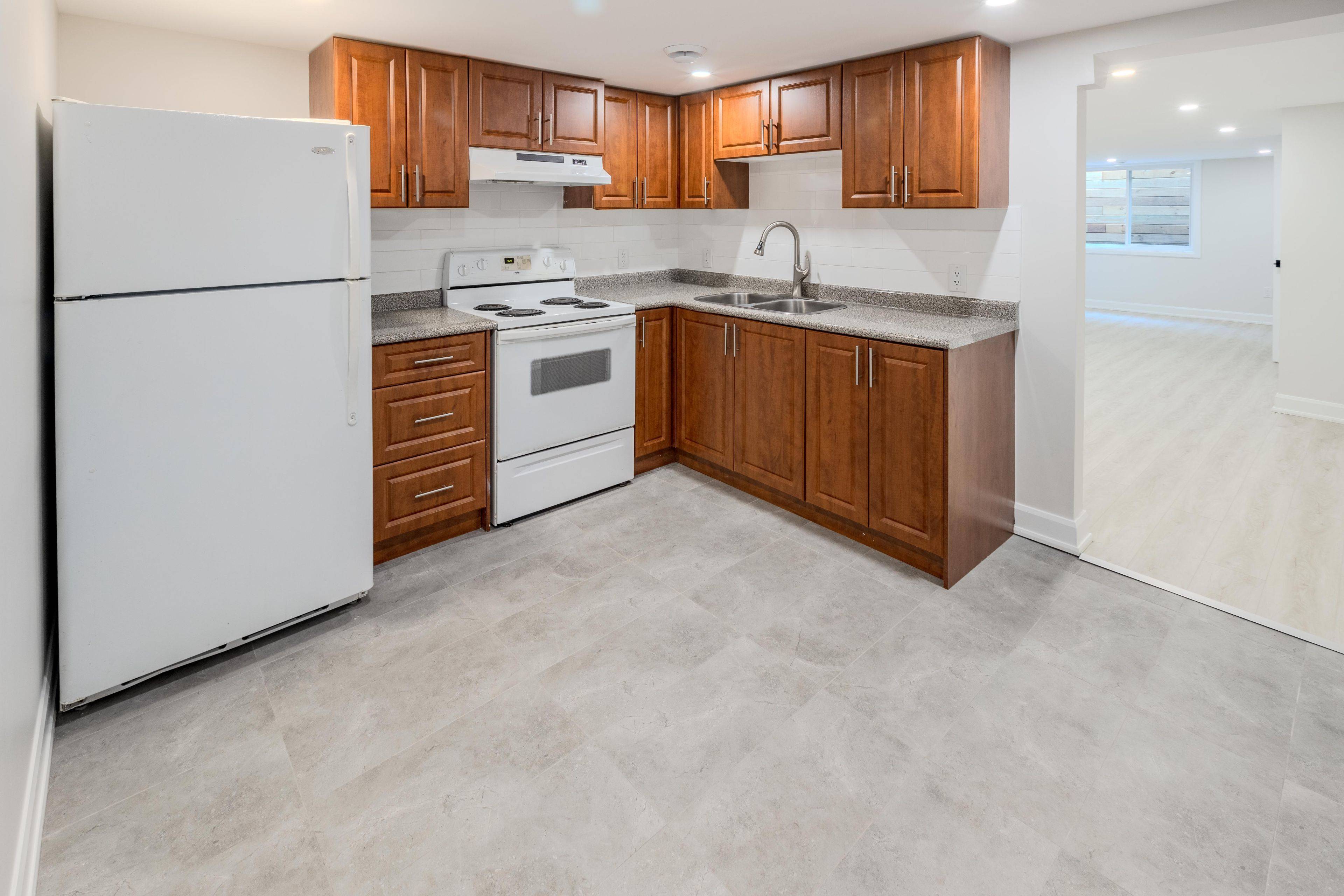 Hunt Club - South Keys And Area, ON K1V 7S8,3336 Kodiak ST #B