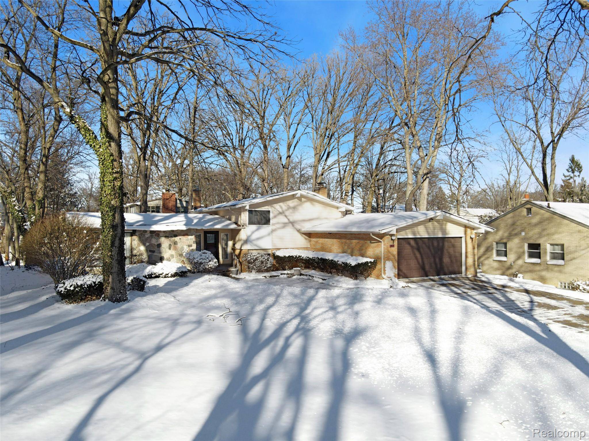 Troy, MI 48084,2075 Derby RD