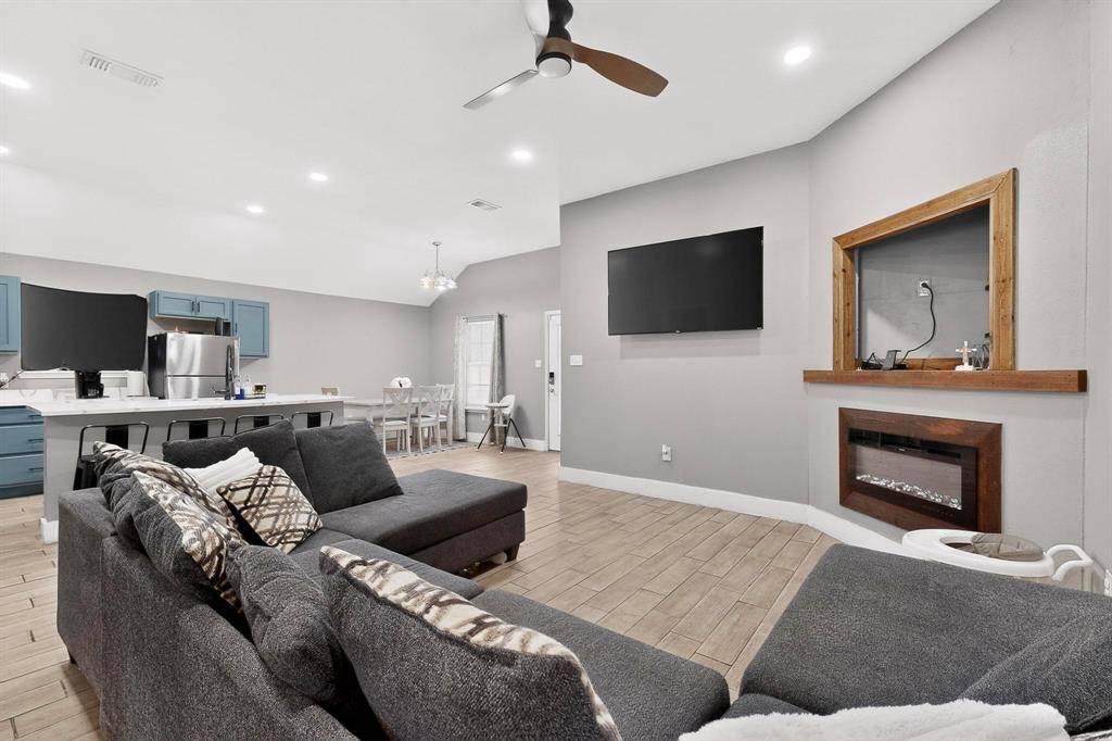 Ennis, TX 75119,1006 W Brown Street