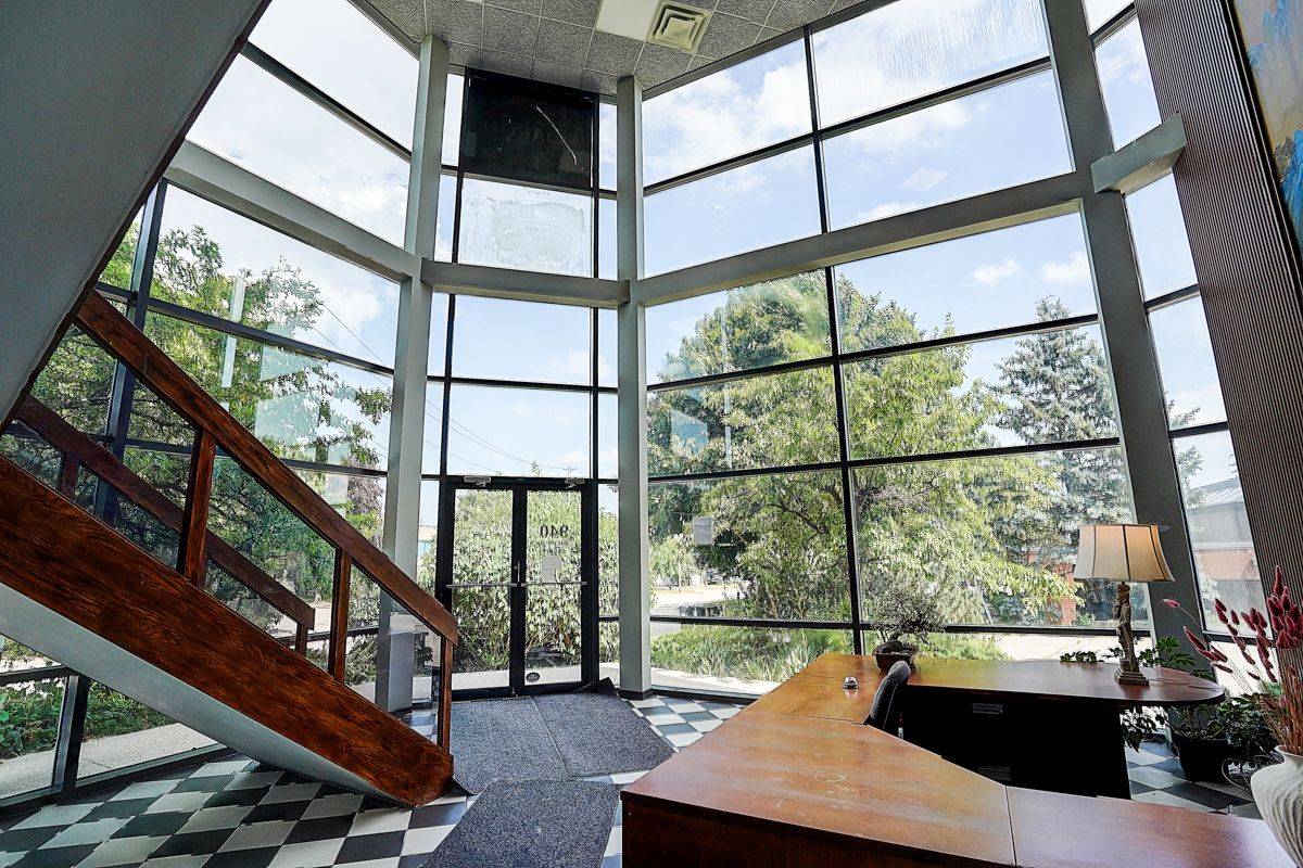 Burlington, ON L7L 5K6,940 Sheldon CT #Main