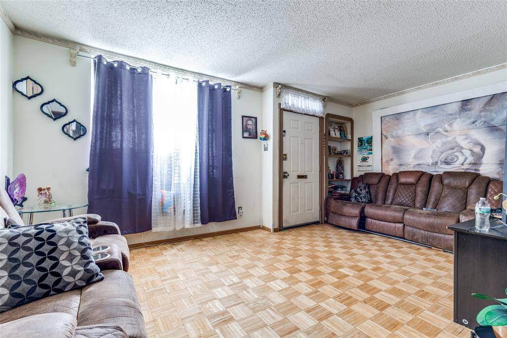 Dallas, TX 75220,9843 Park Lane Court