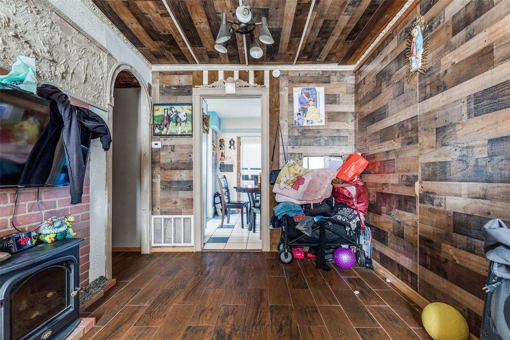 Dallas, TX 75220,9843 Park Lane Court