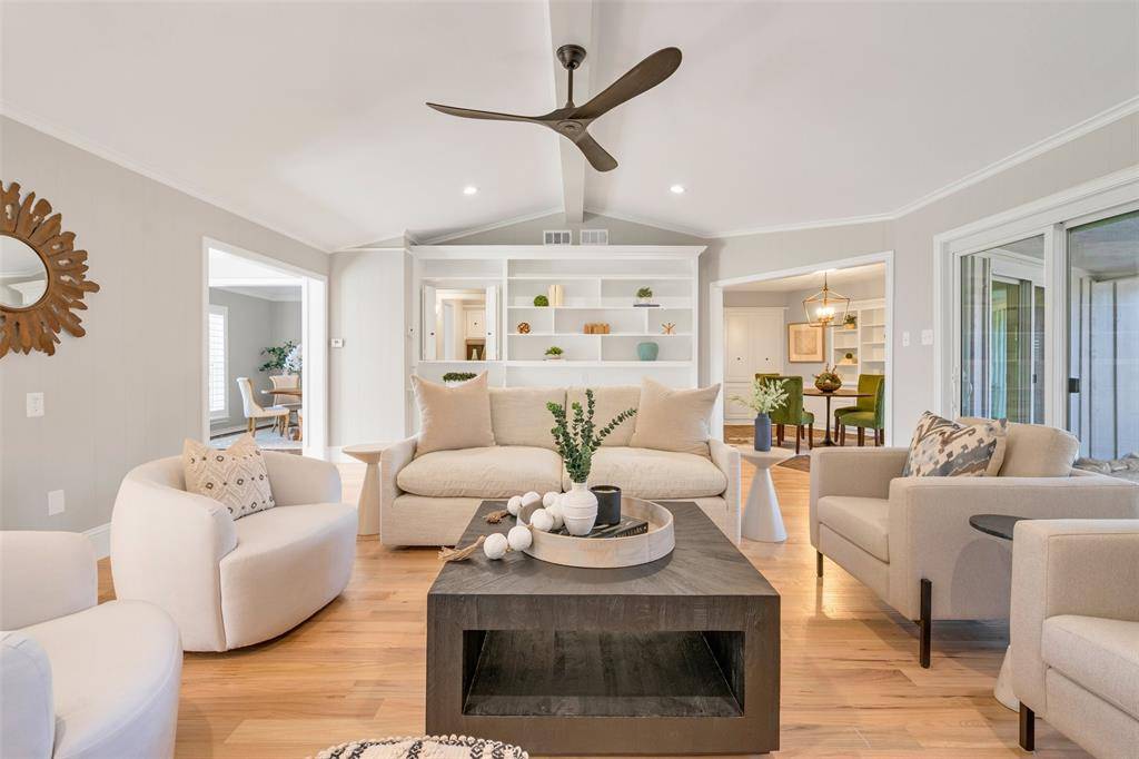 Dallas, TX 75214,6129 Glennox Lane