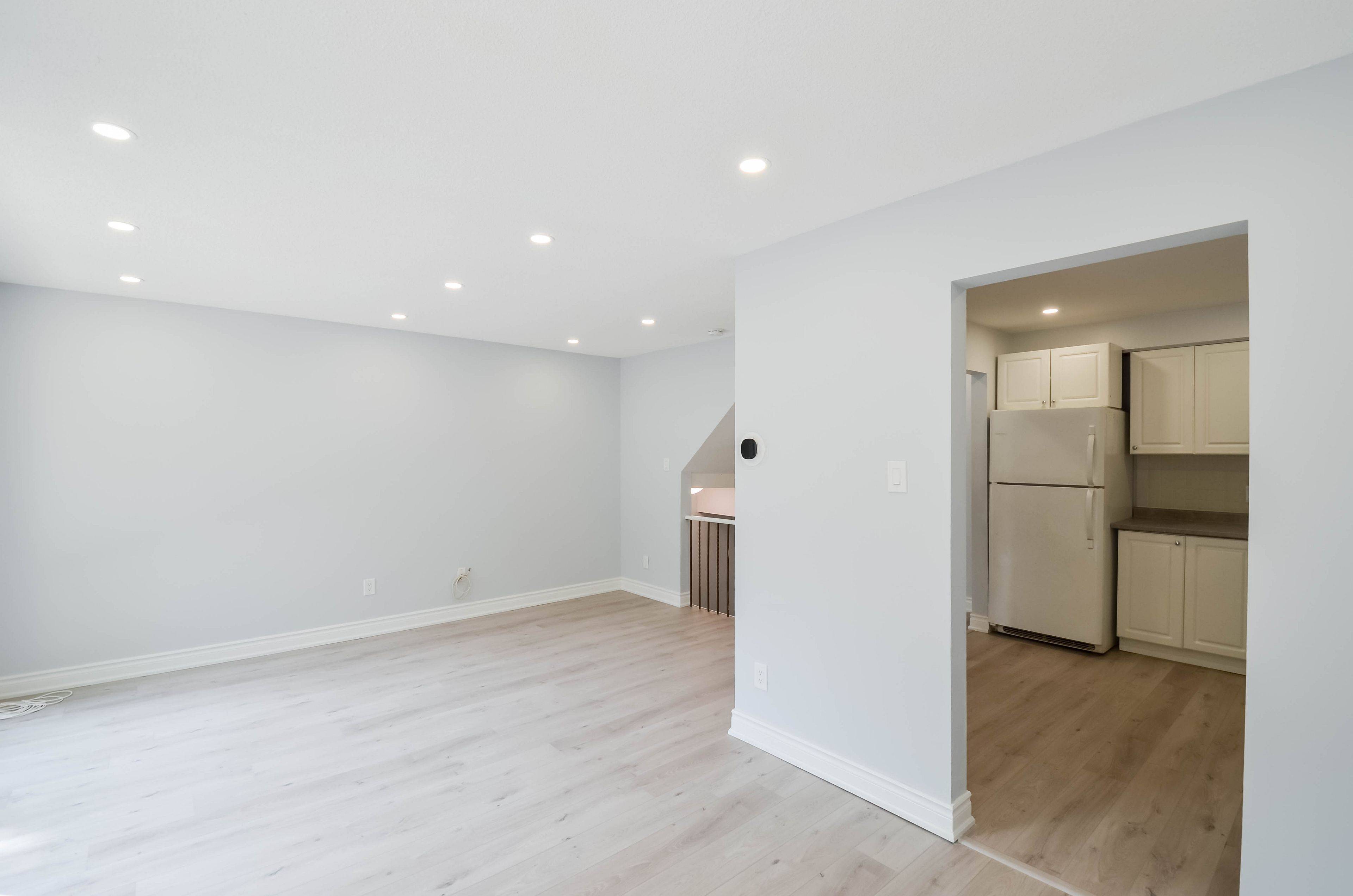 Toronto E05, ON M1T 3S5,30 Chichester PL #64