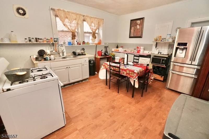 Newark City, NJ 07104,99 Grafton Ave