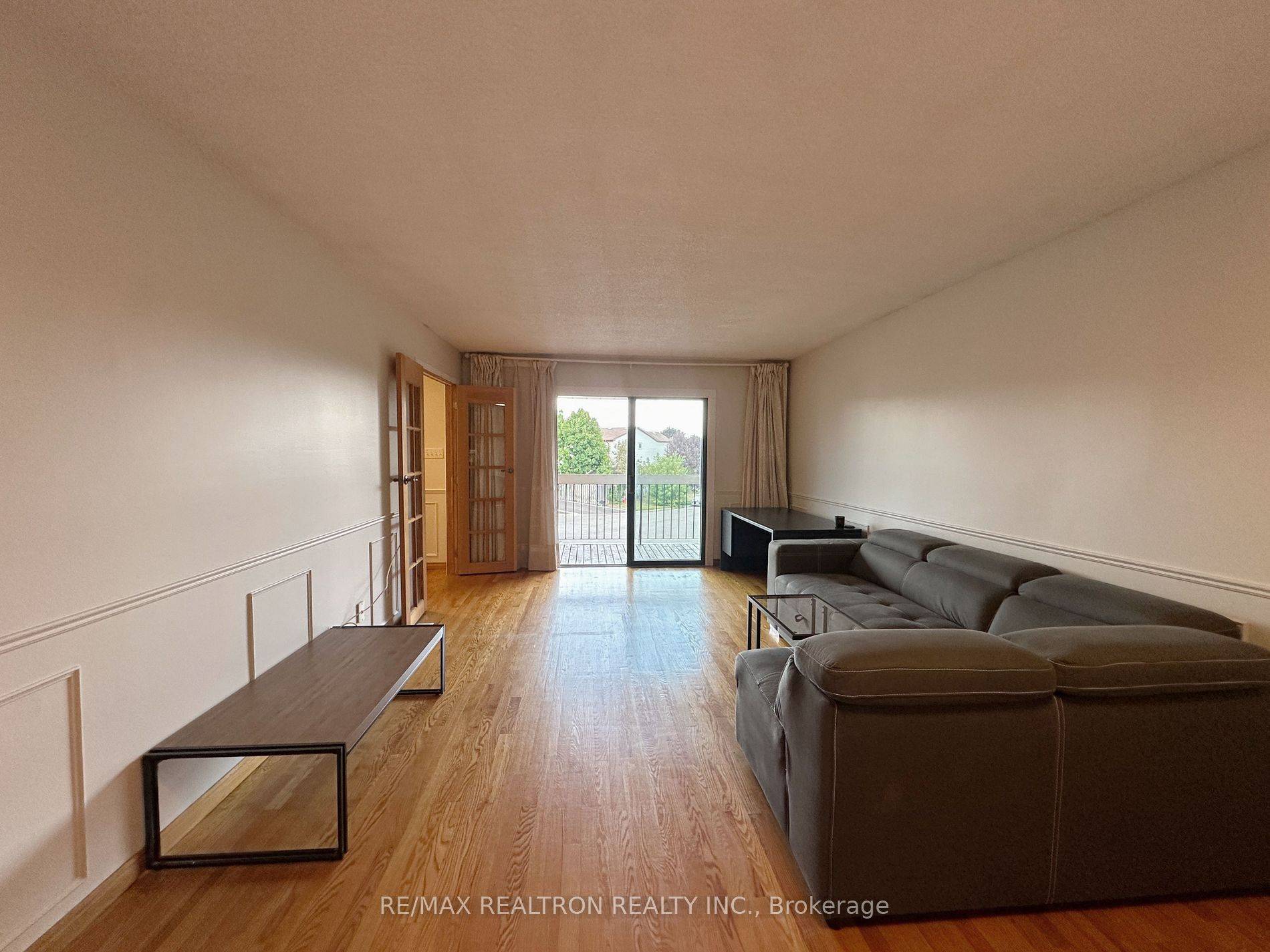 Mississauga, ON L5C 3L9,928 Knollwood CT