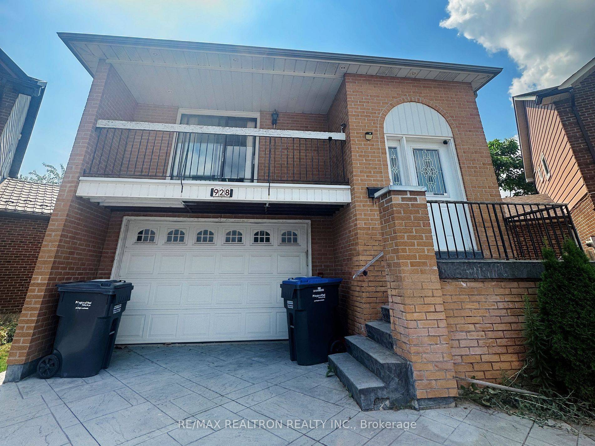 Mississauga, ON L5C 3L9,928 Knollwood CT