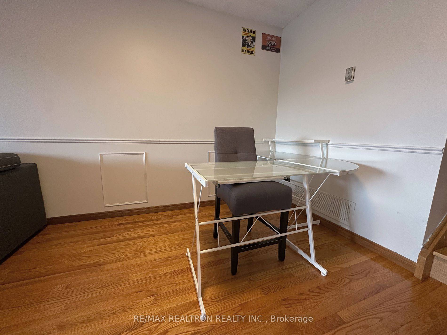 Mississauga, ON L5C 3L9,928 Knollwood CT