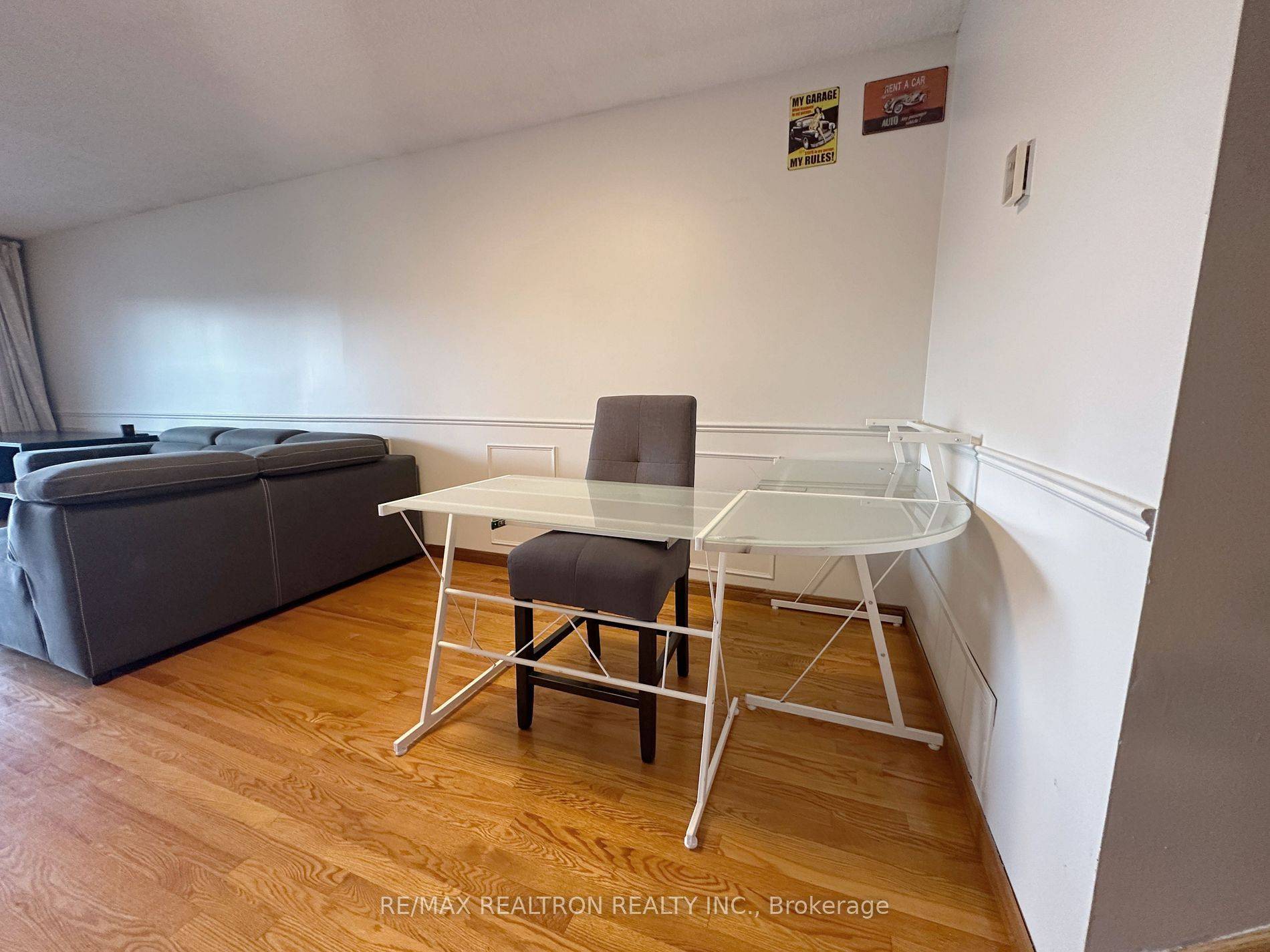 Mississauga, ON L5C 3L9,928 Knollwood CT