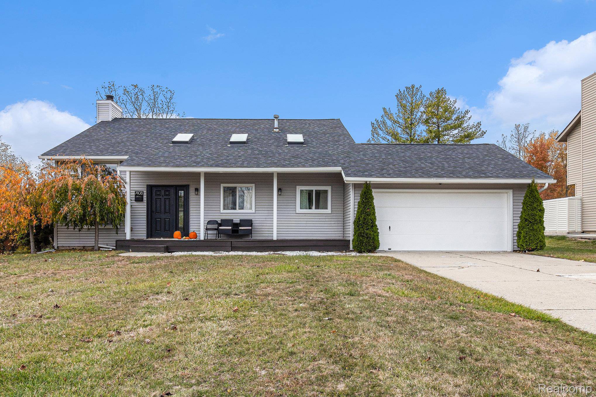 West Bloomfield, MI 48322,7408 WESTBURY BLVD